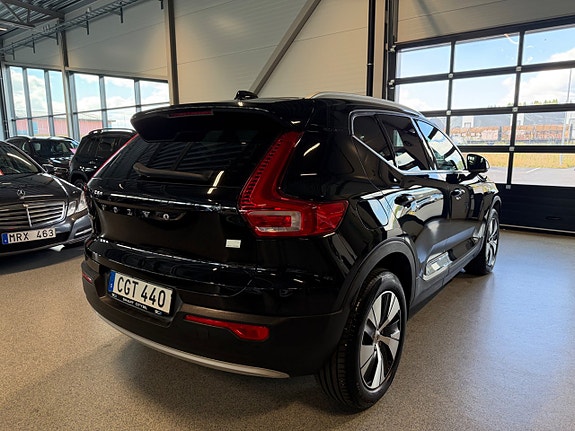 Volvo XC40 9 of 22
