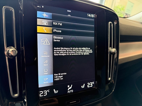 Volvo XC40 11 of 22
