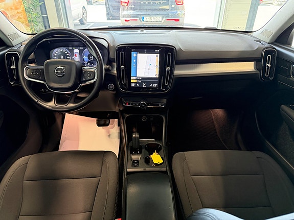 Volvo XC40 15 of 22