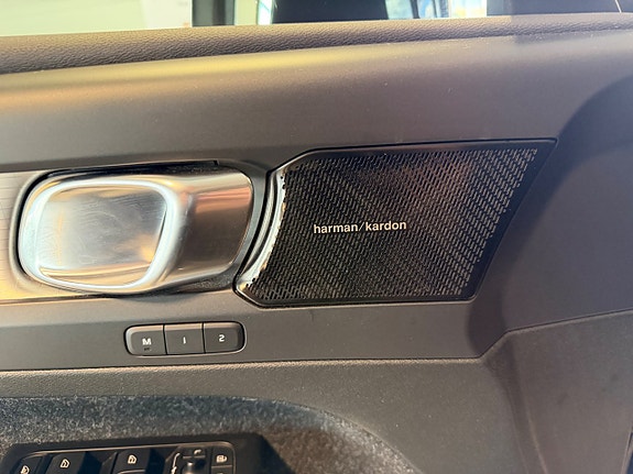 Volvo XC40 16 of 22