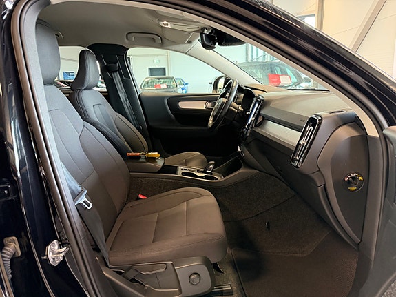 Volvo XC40 13 of 22