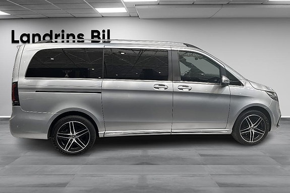Mercedes-Benz V300 6 of 14