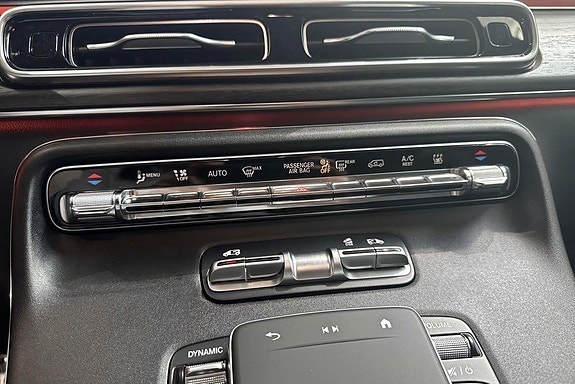 Mercedes-Benz V300 13 of 14