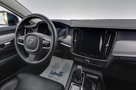 Volvo V90 8 of 17