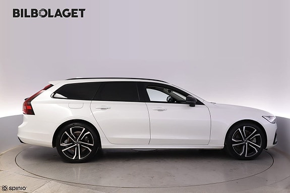 Volvo V90 2 of 17