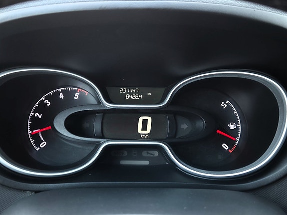 Opel Vivaro 17 of 24