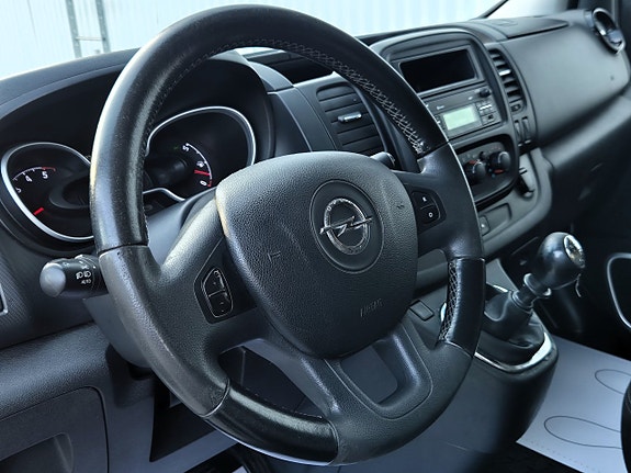 Opel Vivaro 16 of 24