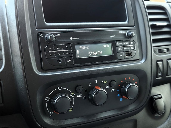 Opel Vivaro 20 of 24