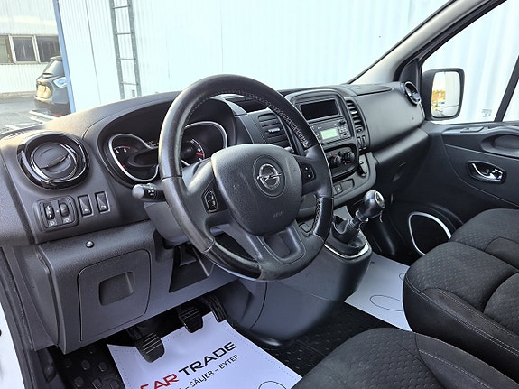 Opel Vivaro 15 of 24