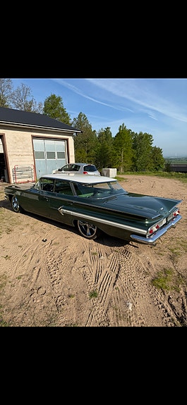 Chevrolet Impala 4 of 11