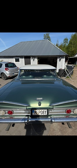 Chevrolet Impala 3 of 11