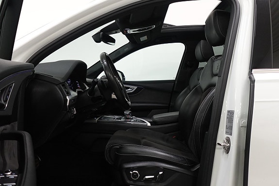 Audi Q7 4 of 30
