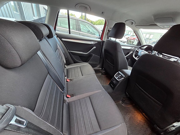 Skoda Octavia 12 of 18