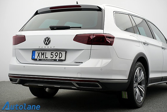 Volkswagen Passat Alltrack 12 of 30