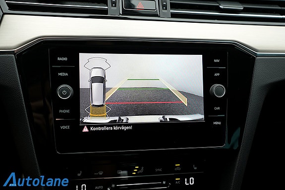 Volkswagen Passat Alltrack 22 of 30