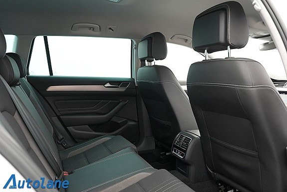 Volkswagen Passat Alltrack 27 of 30