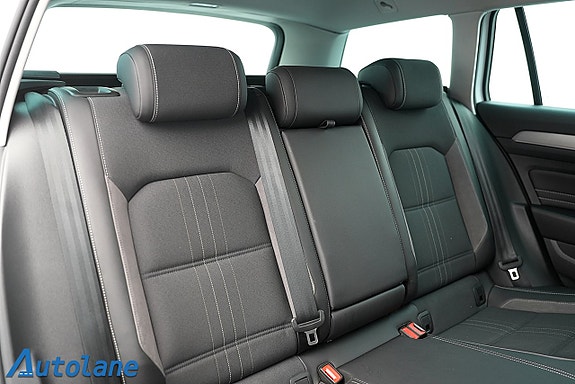 Volkswagen Passat Alltrack 28 of 30
