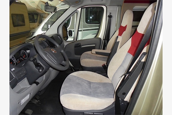 Bürstner Ixeo T 664 2 of 10