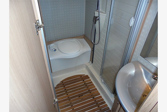 Bürstner Ixeo T 664 7 of 10