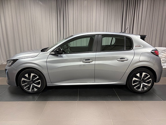Peugeot 208 2 of 15