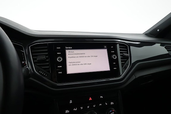 Volkswagen T-Roc 16 of 19