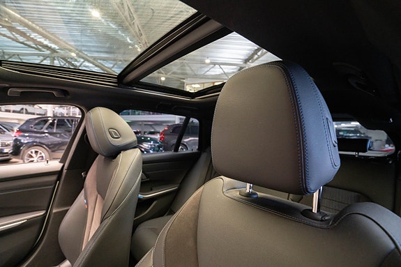 BMW 330e 13 of 28