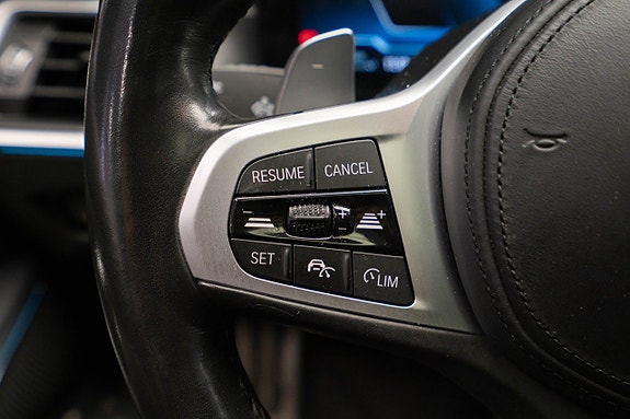 BMW 330e 14 of 28