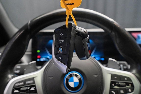BMW 330e 28 of 28