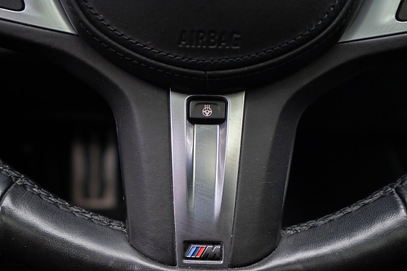 BMW 330e 20 of 28