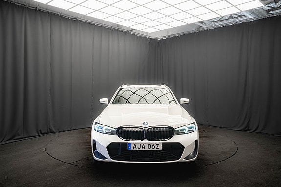 BMW 330e 4 of 28