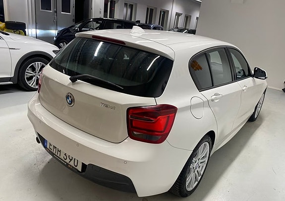 BMW 118d 4 of 11