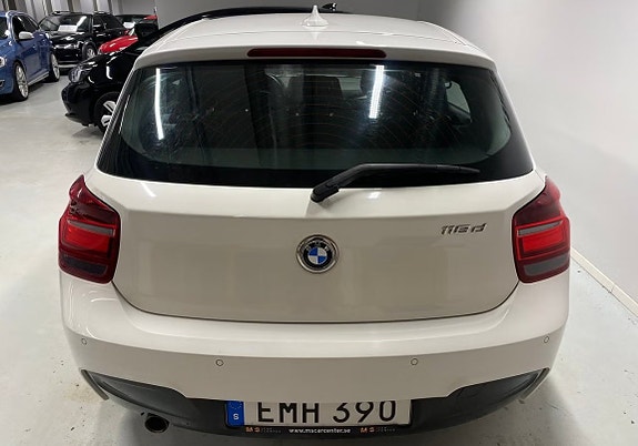 BMW 118d 6 of 11