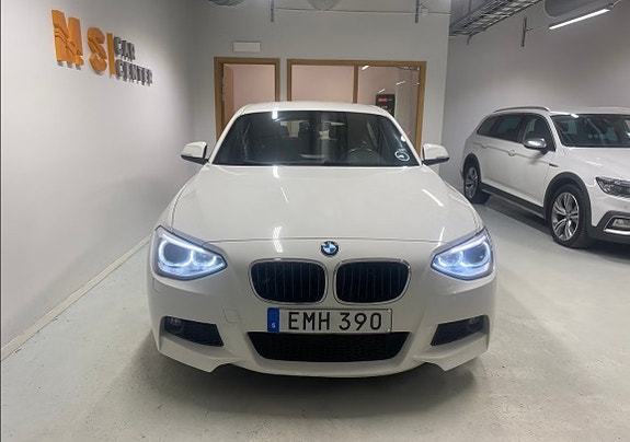 BMW 118d 2 of 11