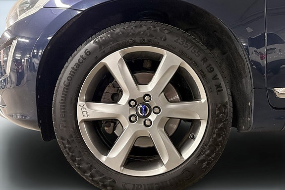 Volvo XC60 7 of 18