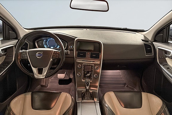Volvo XC60 11 of 18