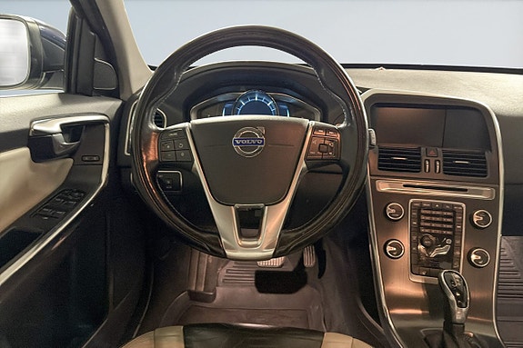 Volvo XC60 13 of 18