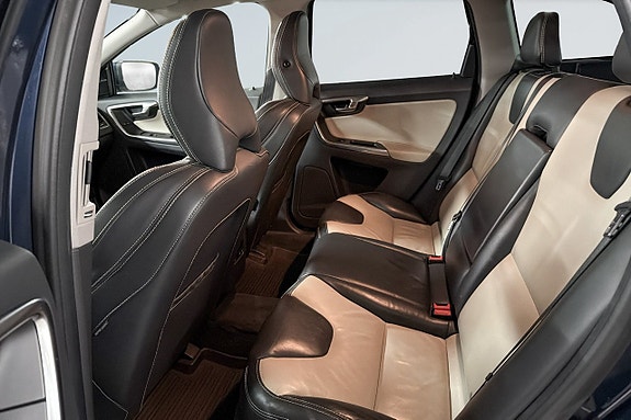 Volvo XC60 15 of 18