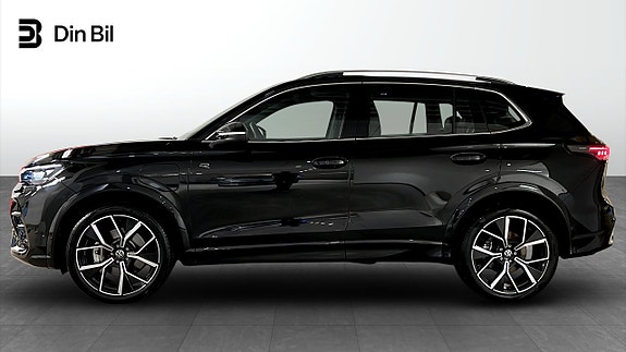 Volkswagen Tiguan 2 of 26