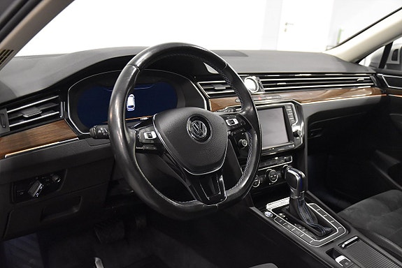 Volkswagen Passat 8 of 22