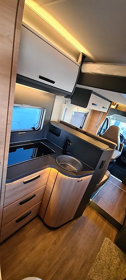 Knaus 650 MF live Wave "franskbädd, solcell, tv" 14 of 18
