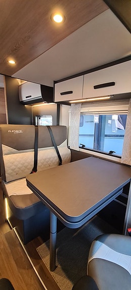 Knaus 650 MF live Wave "franskbädd, solcell, tv" 7 of 18