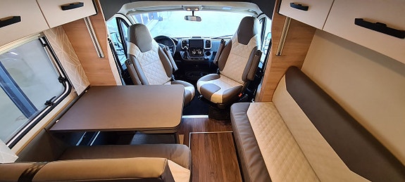 Knaus 650 MF live Wave "franskbädd, solcell, tv" 6 of 18