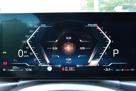 BMW 320i 30 of 30