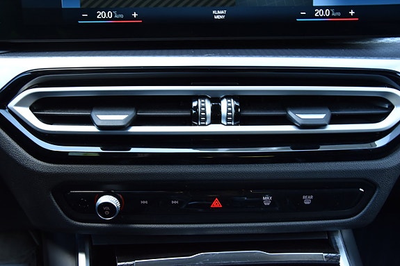 BMW 320i 19 of 30
