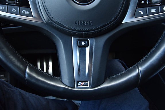 BMW 320i 17 of 30