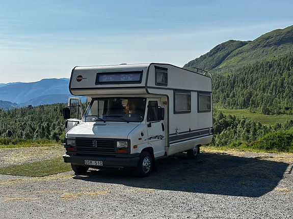 Peugeot J5 6 of 6