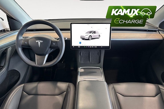 Tesla Model Y 12 of 26