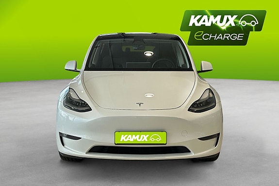 Tesla Model Y 6 of 26