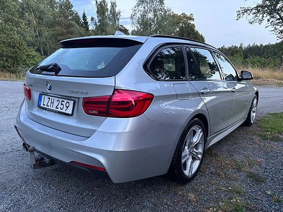 BMW 320d 3 of 7