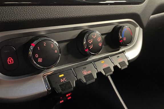 Kia Rio 19 of 25